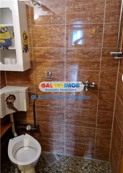 Apartament cu 4 camere semidecomandat în Titan