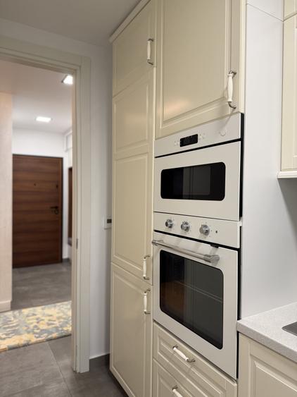 Apartament cu 3 camere semidecomandat, mobilat în Iancu Nicolae