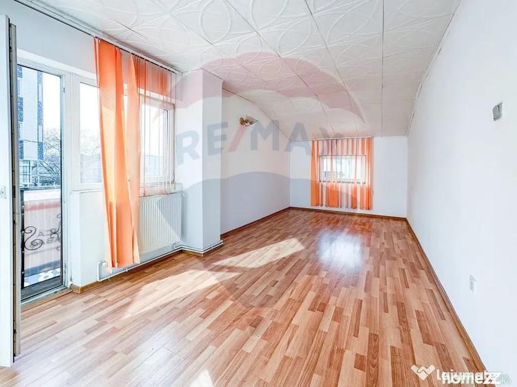 Spațiu comercial, de 573 mp, în Casa de Cultură