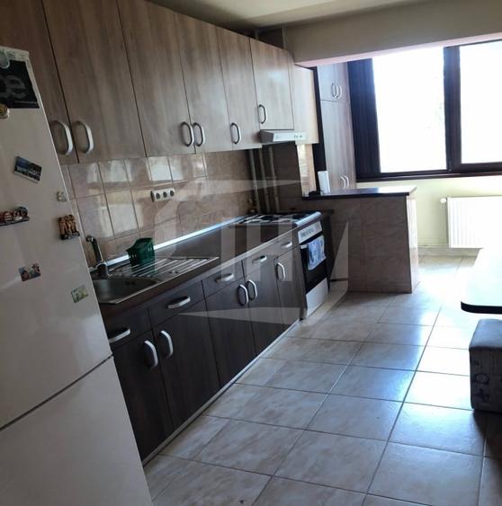 Apartament cu 3 camere semidecomandat, mobilat în Gheorgheni