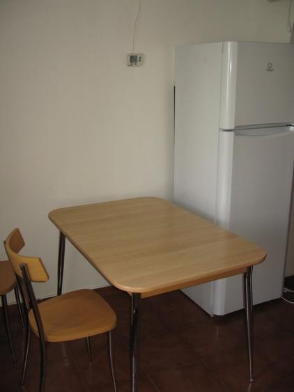 Proprietar ofer camera in ap 3 camere - 2
