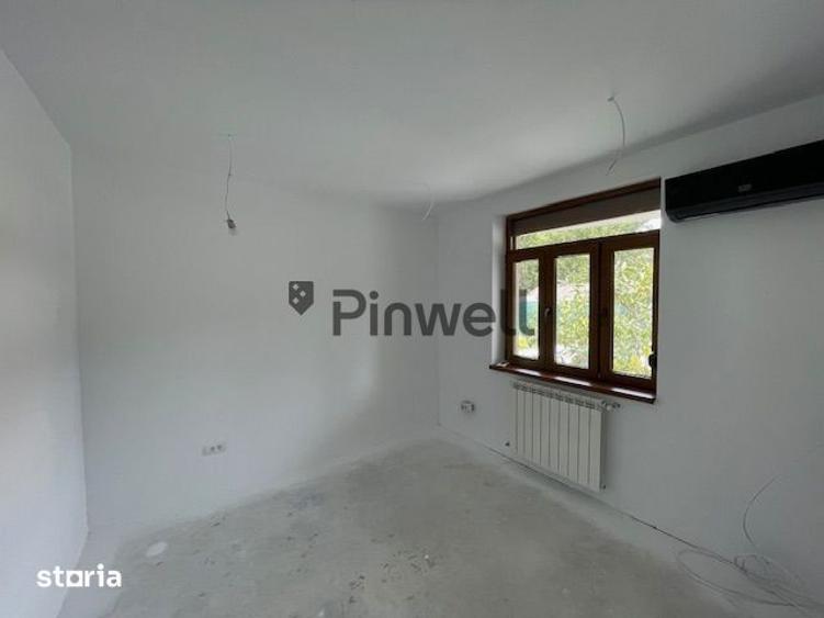 Casă cu 10 camere cu Teren 750 Mp în Băneasa