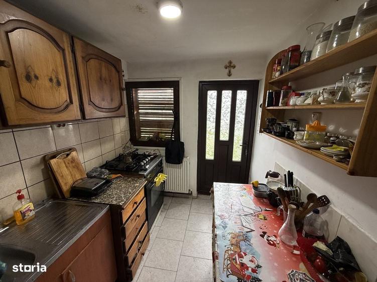 Casă cu 4 camere în Central