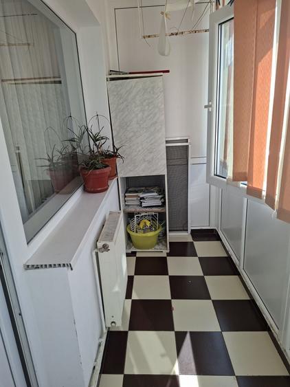 Apartament cu 3 camere decomandat în Dragomirești