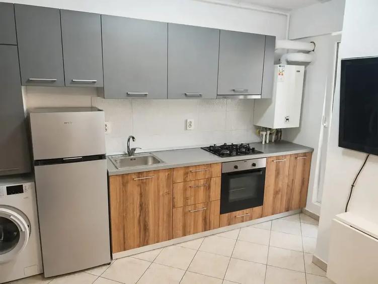 Apartament cu 1 camere decomandat, mobilat în Central