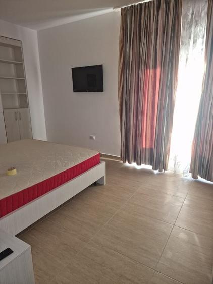 Apartament cu 2 camere semidecomandat, mobilat în Bd. Coșbuc