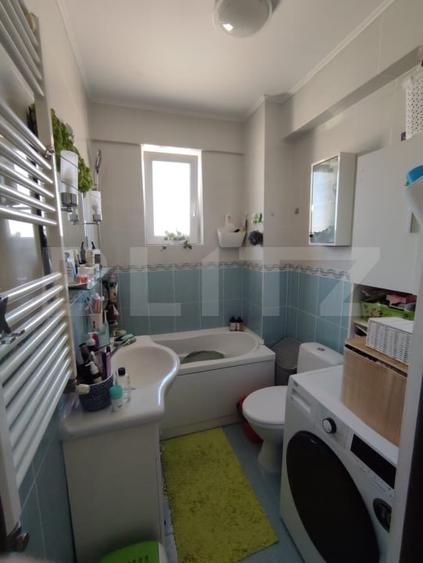 Apartament cu 3 camere decomandat, mobilat în Periferie