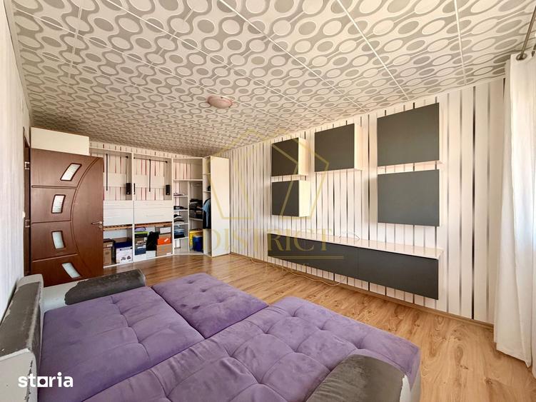 Apartament cu 3 camere decomandat în Soarelui