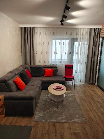 Apartament cu 3 camere decomandat, mobilat în Șelimbăr