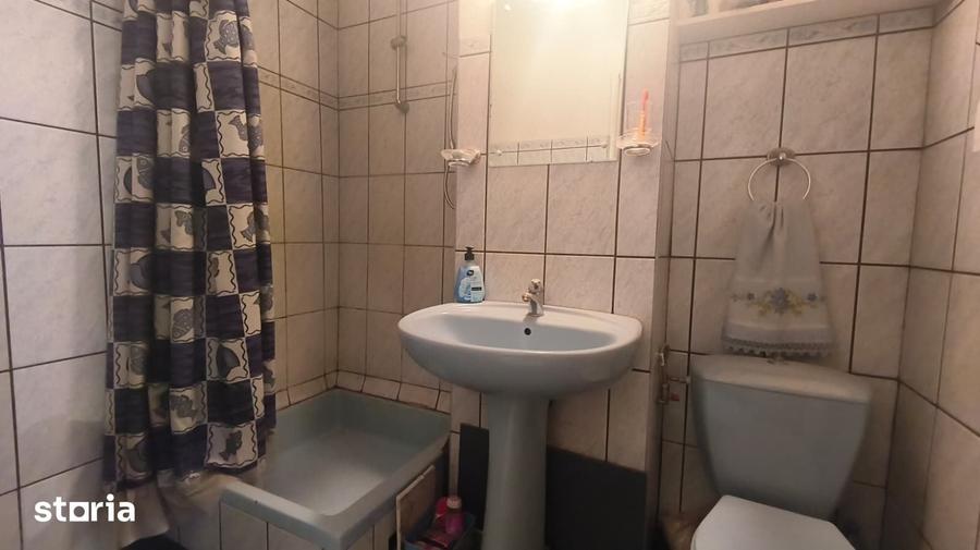 Apartament cu 2 camere decomandat în Piața Centrală