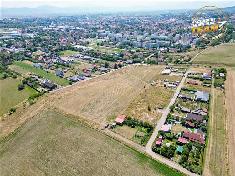 Teren Construcții extravilan de 5300 mp, în Exterior Est