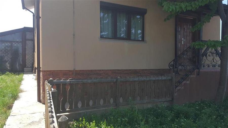 Casă individuală cu 4 camere cu Teren 500 Mp în Hemeiuș