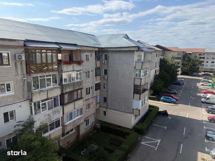 Apartament cu 4 camere decomandat în Micro 3