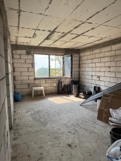Casă individuală cu 5 camere cu Teren 1088 Mp în Vânătorii Mari