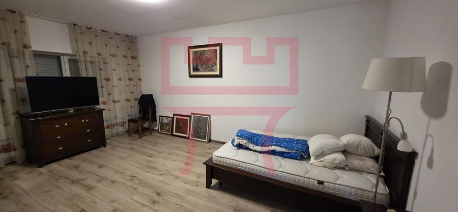 Casă individuală cu 5 camere cu Canalizare în Central