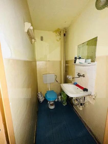 Apartament cu 3 camere semidecomandat în Aurel Vlaicu