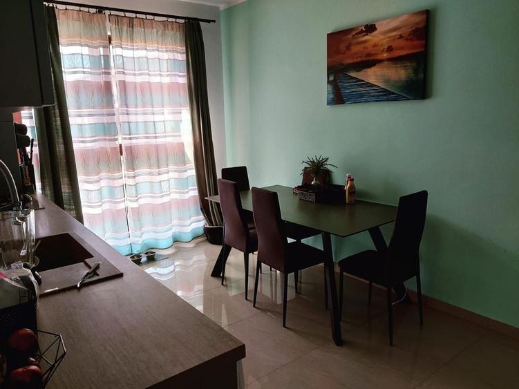 Apartament cu 3 camere decomandat, mobilat în Girocului