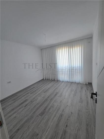 Casă individuală cu 5 camere cu Teren 220 Mp în Odăile