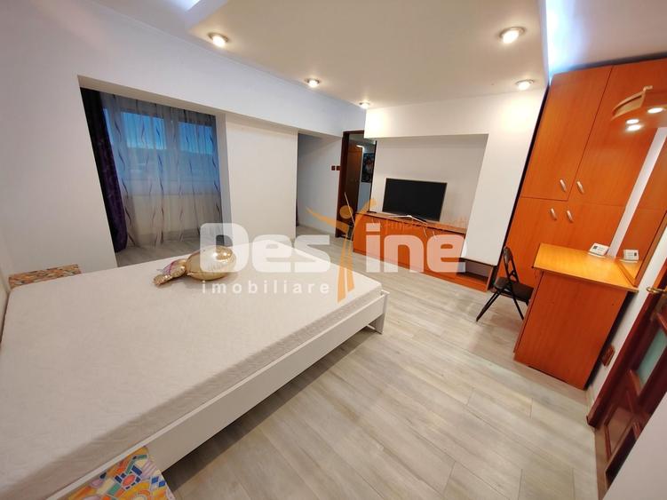 Apartament cu 2 camere decomandat în Nicolina