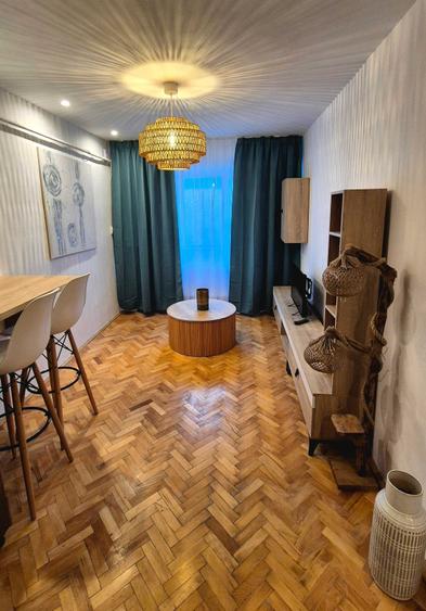 Apartament cu 2 camere decomandat în Exterior Vest