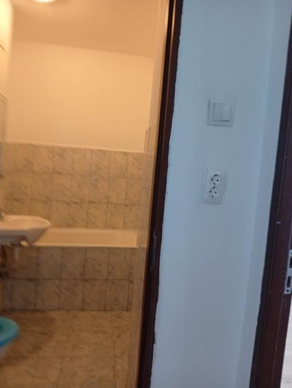 Apartament cu 2 camere semidecomandat în Fundeni