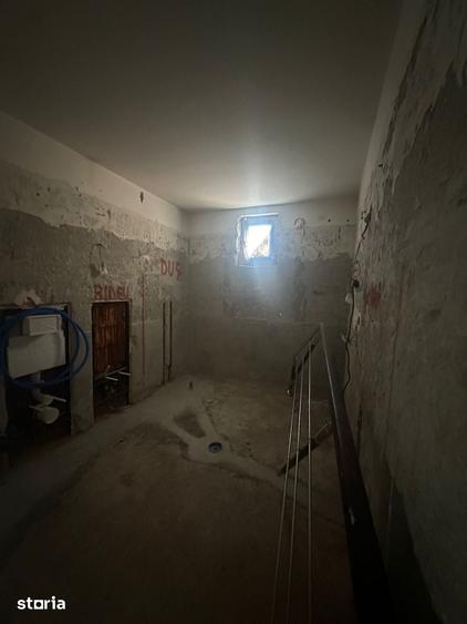 Casă cu 6 camere cu Teren 467 Mp în Crevedia