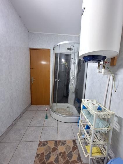 Casă cu 3 camere cu Teren 1600 Mp în Central