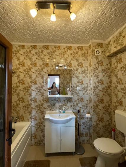 Apartament cu 3 camere decomandat în Exterior Vest