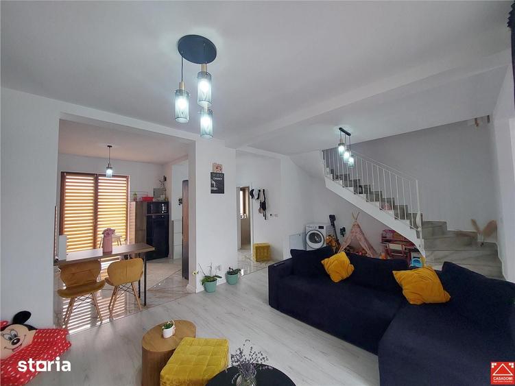 Casă cu 5 camere cu Teren 304 Mp în Vladimirescu