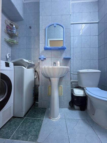 Apartament cu 4 camere decomandat, mobilat în Micro 20
