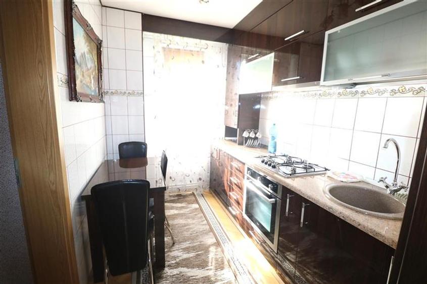 Apartament cu 2 camere decomandat în Cetății
