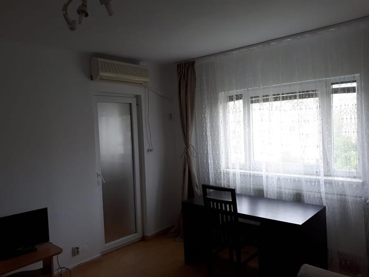 Garsonieră decomandată în Unirii