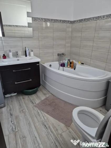 Casă cu 3 camere cu Teren 350 Mp în Șimnicu de Sus