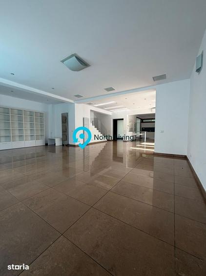 Casă cu 6 camere cu Teren 460 Mp în Central