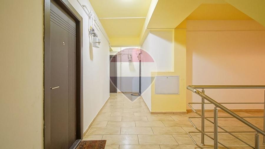 Apartament cu 3 camere decomandat, mobilat în Tractorul