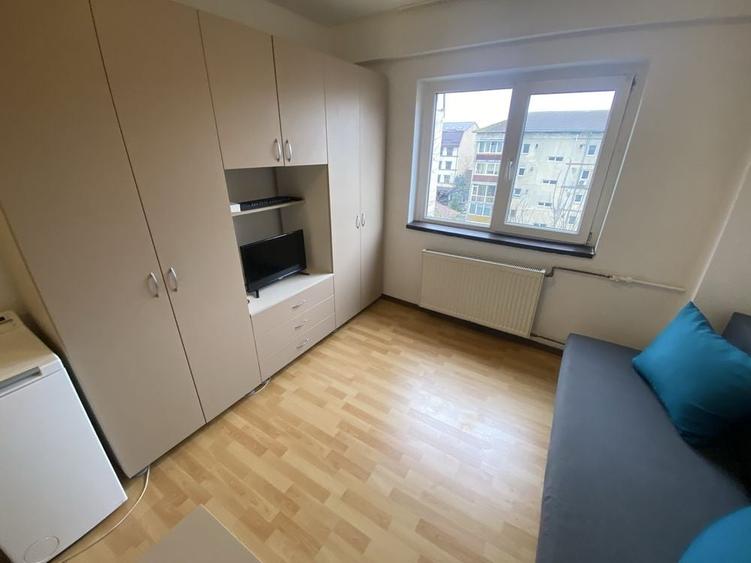 Apartament cu 3 camere în Girocului