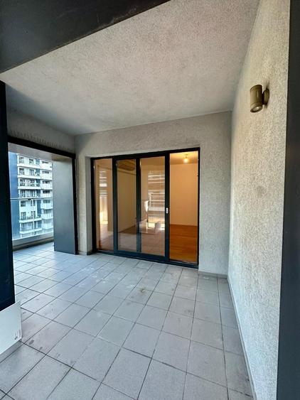 Apartament cu 3 camere decomandat în Barbu Văcărescu