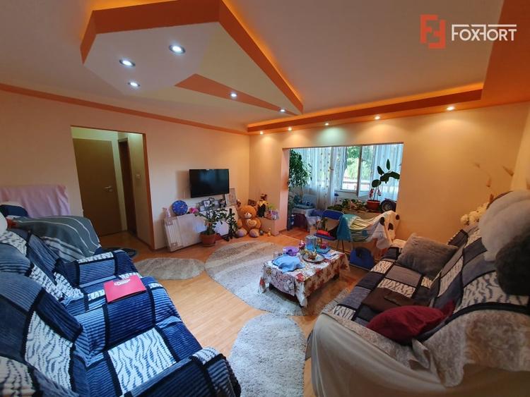Apartament cu 3 camere semidecomandat în Kiriac