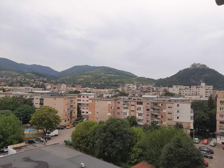 Garsonieră decomandată în Decebal