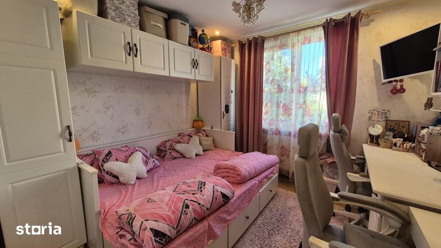 Apartament cu 3 camere decomandat în Săsar