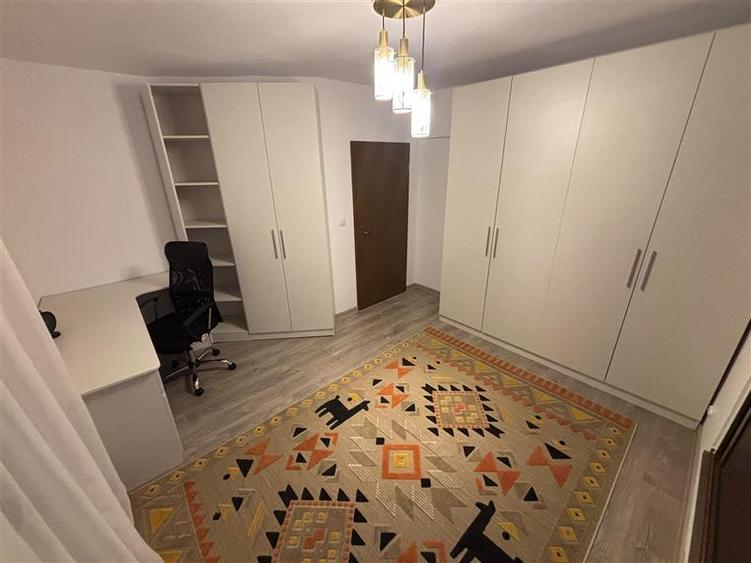Apartament cu 3 camere decomandat în Ultracentral