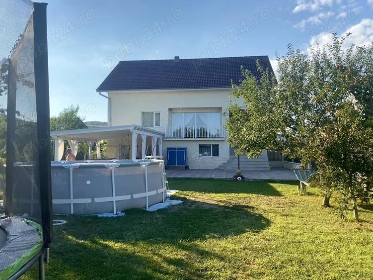 Casă cu 4 camere cu Teren 450 Mp în Central