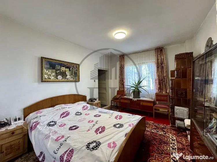 Casă cu 7 camere cu Teren 1190 Mp în Sud