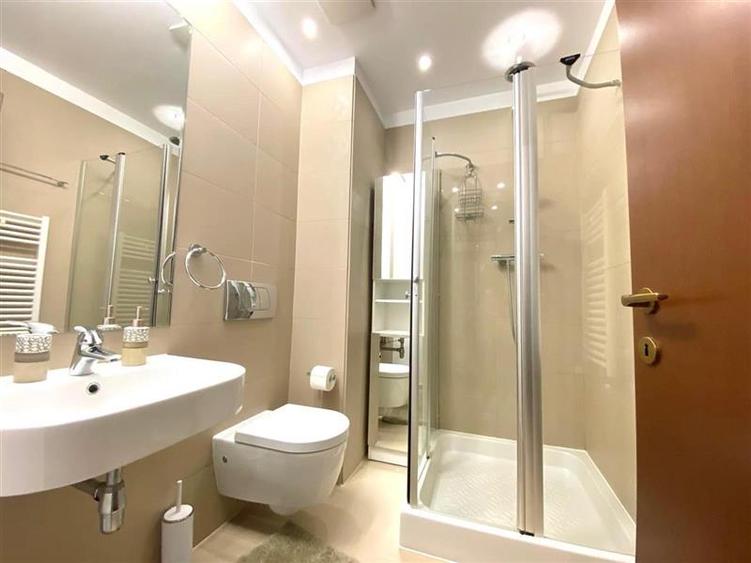 Apartament cu 3 camere decomandat, mobilat în Șoseaua Nordului