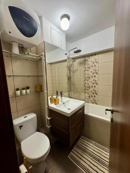 Apartament cu 3 camere decomandat, mobilat în Berceni