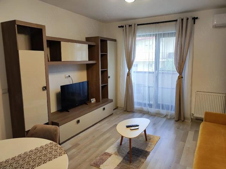 Garsonieră decomandată în Central