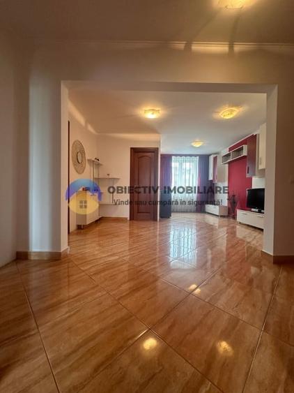 Apartament cu 4 camere decomandat în Mărăței