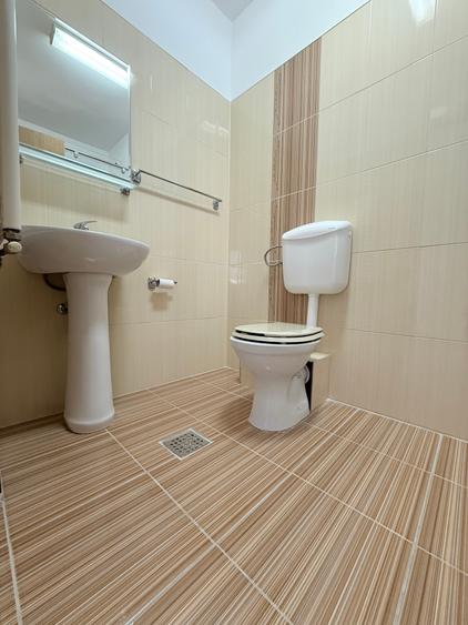 Apartament cu 4 camere decomandat în Lacul Morii