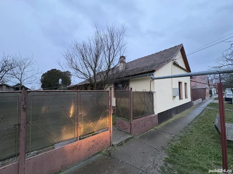 Casă cu 4 camere în Tormac