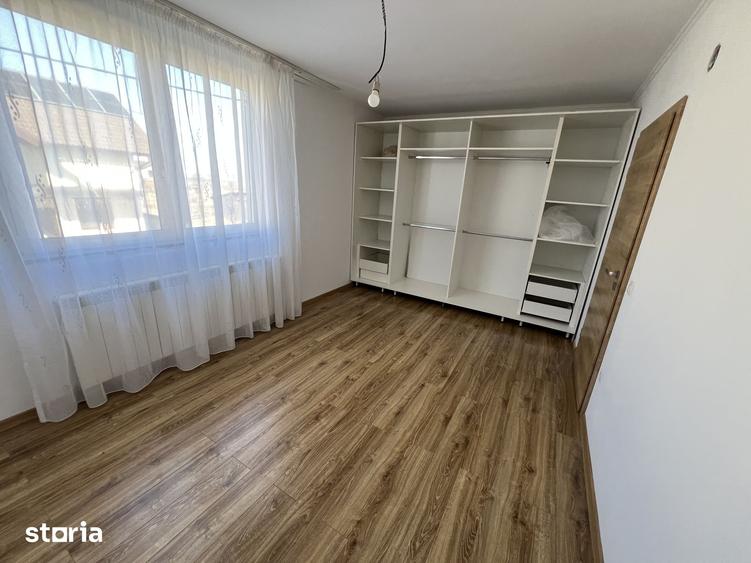 Casă cu 4 camere decomandat cu Teren 250 Mp în Țiglari